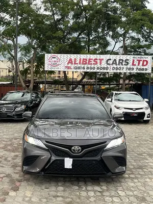 Toyota Camry 2018 Gray