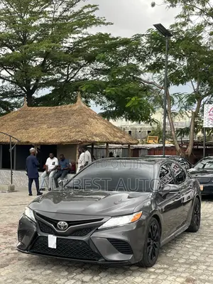 Toyota Camry 2018 Gray