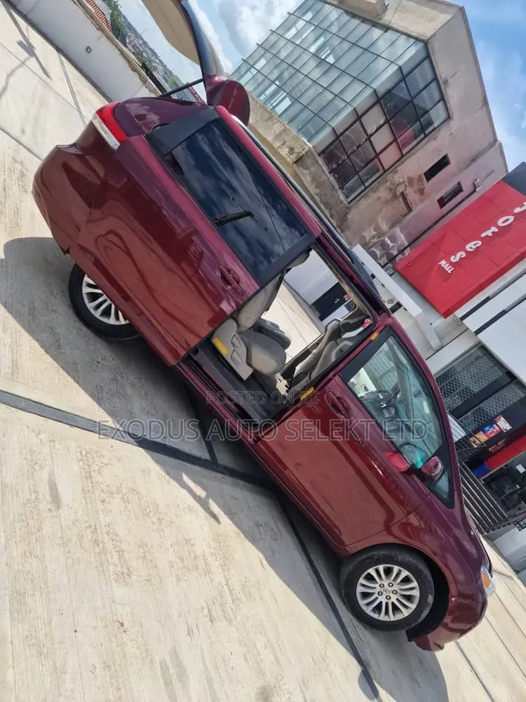 Toyota Sienna 2014 Red