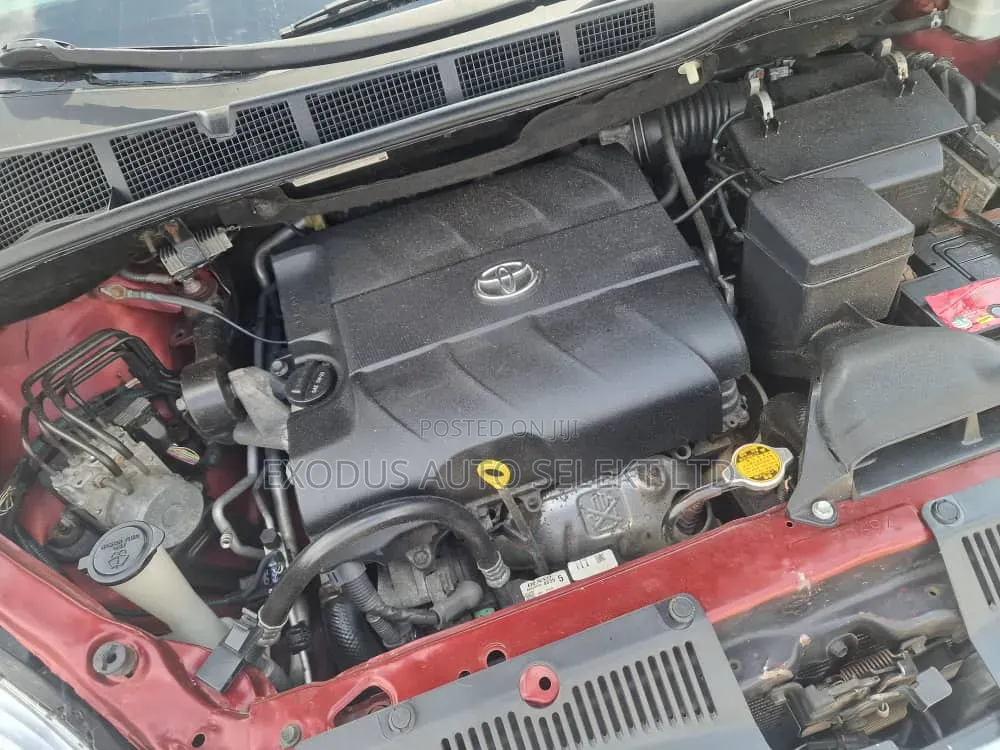 Toyota Sienna 2014 Red