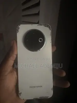 Tecno Spark 30C 128 GB Silver
