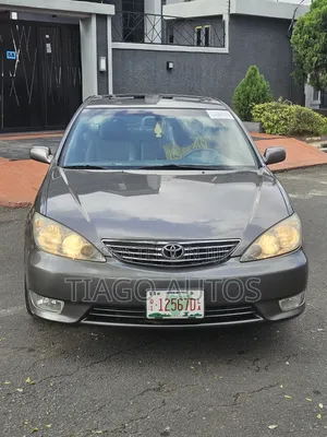 Toyota Camry XLE V6 4dr Sedan (3.0L 6cyl 5A) 2005 Gray