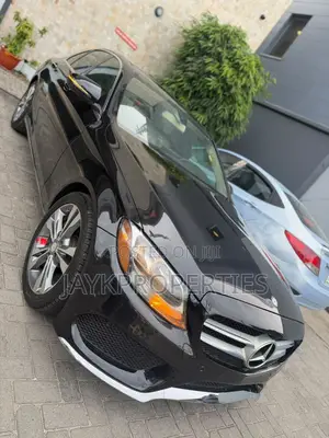 Mercedes-Benz C300 2017 Black