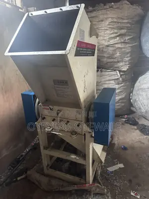 Standard 10HP Crushing Machine (Used Less Than 1 Year)