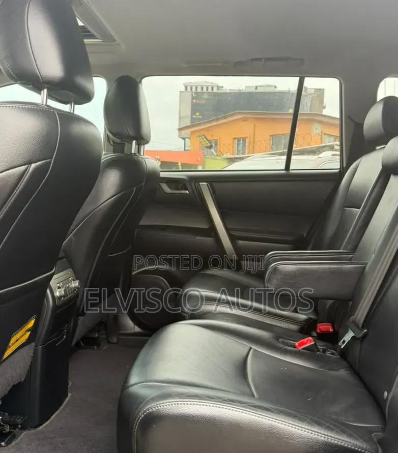 Toyota Highlander 2012 Gold