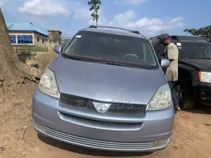 Toyota Sienna 2004 Blue