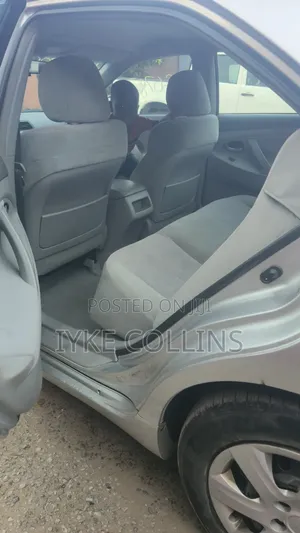 Toyota Camry 2010 Silver