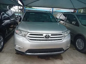 Toyota Highlander Limited 2011 Silver