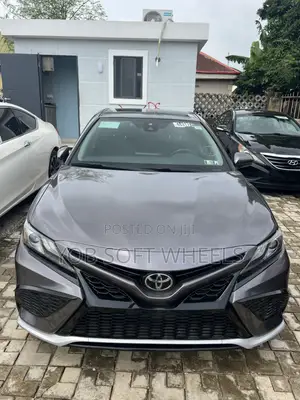 Toyota Camry XSE 2021 Gray