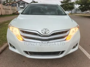Toyota Venza XLE 4dr Wagon AWD (3.5L 6cyl 6A) 2015 White
