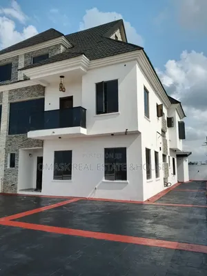 5bdrm Duplex in Lekki Phase 1 for sale