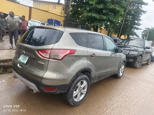 Ford Escape S 4dr SUV (2.5L 4cyl 6A) 2014 Green