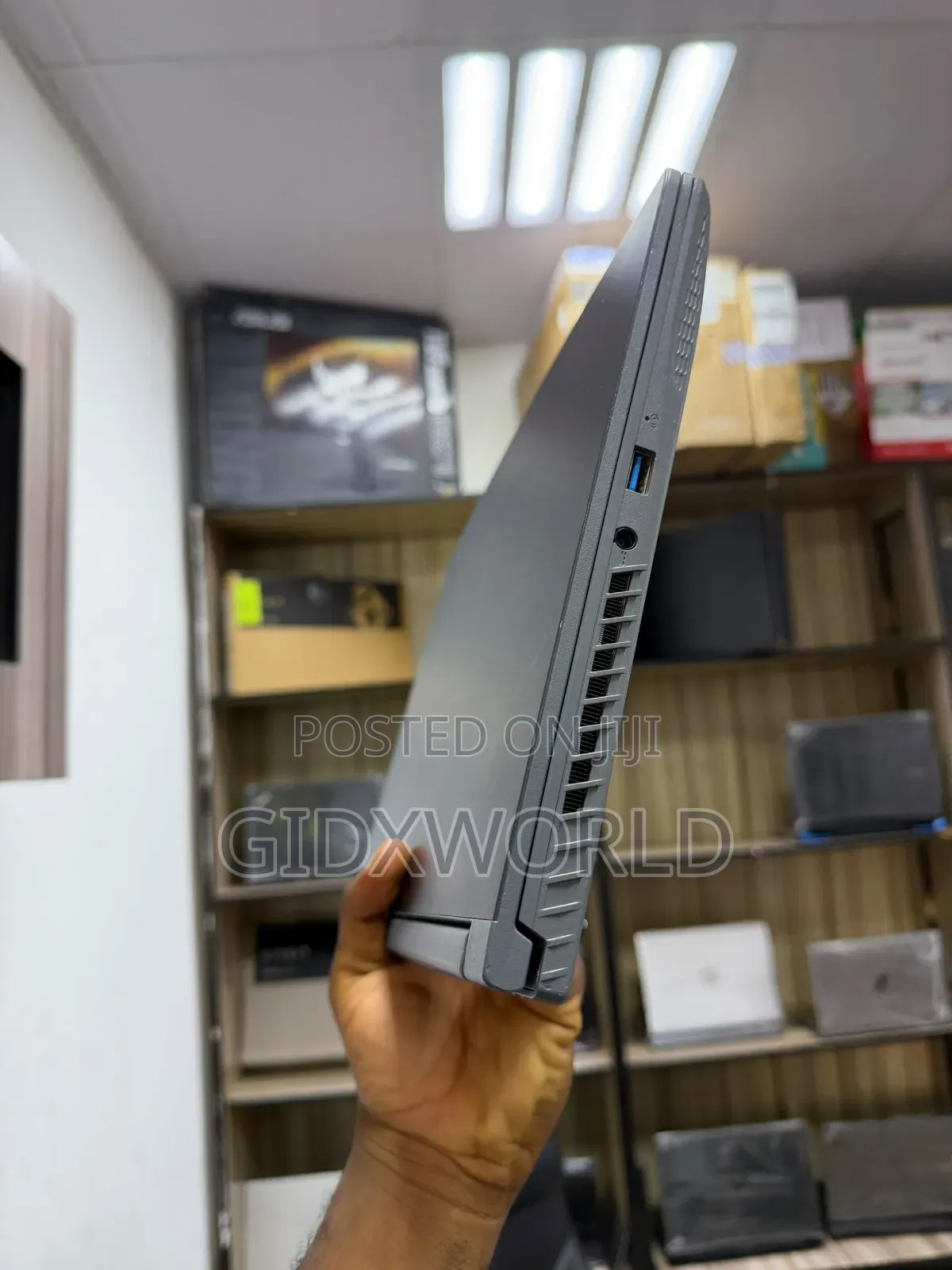 Laptop MSI GF75 Thin 16GB Intel Core i5 SSD 512GB
