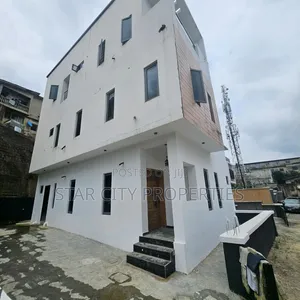 5bdrm House in Magodo Phase 2 Gra for sale