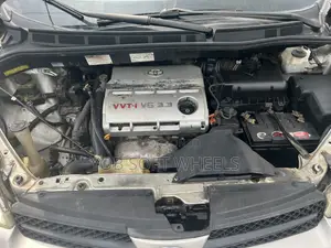Toyota Sienna CE FWD (3.3L V6 5A) 2004 Silver