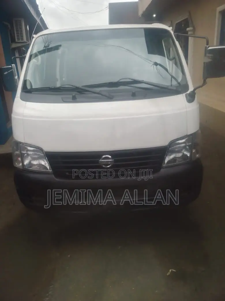 Nissan NV200 2009 White