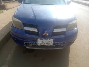 Mitsubishi Outlander 2025 Blue