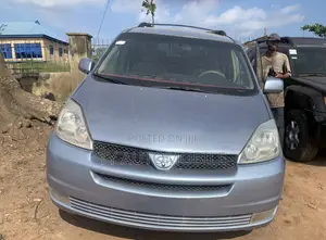 Toyota Sienna 2005 Blue