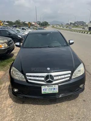 Mercedes-Benz C300 Luxury Sedan AWD (3.0L 6cyl 7A) 2009 Black