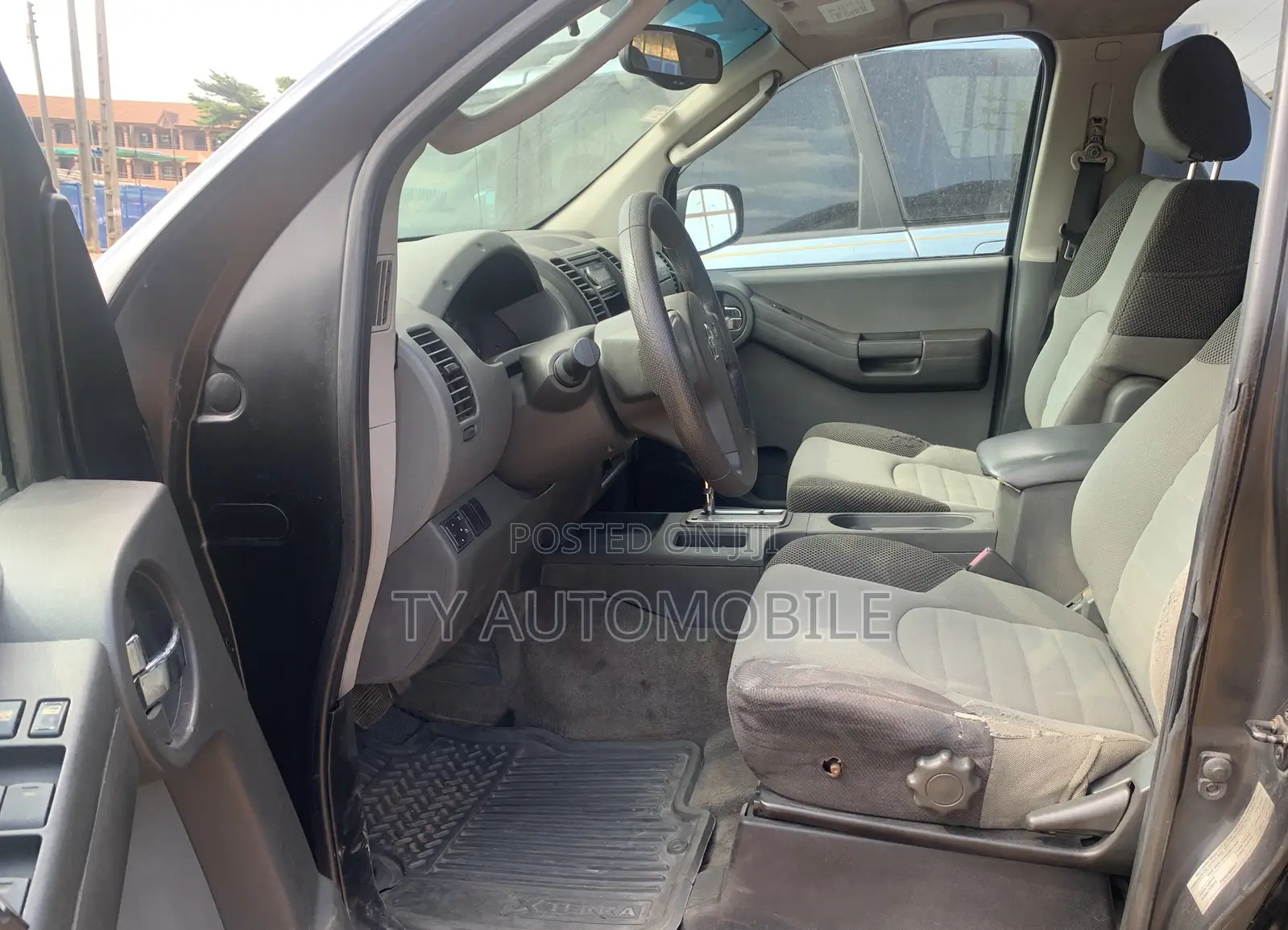 Nissan Pathfinder 2006 Black
