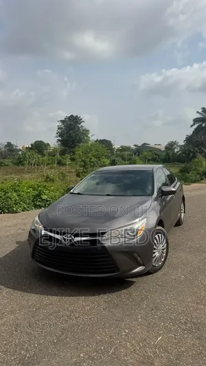 Toyota Camry LE 4dr Sedan (2.5L 4cyl 6A) 2015 Gray