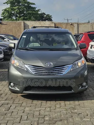 Toyota Sienna LE 8 Passenger 2012 Green