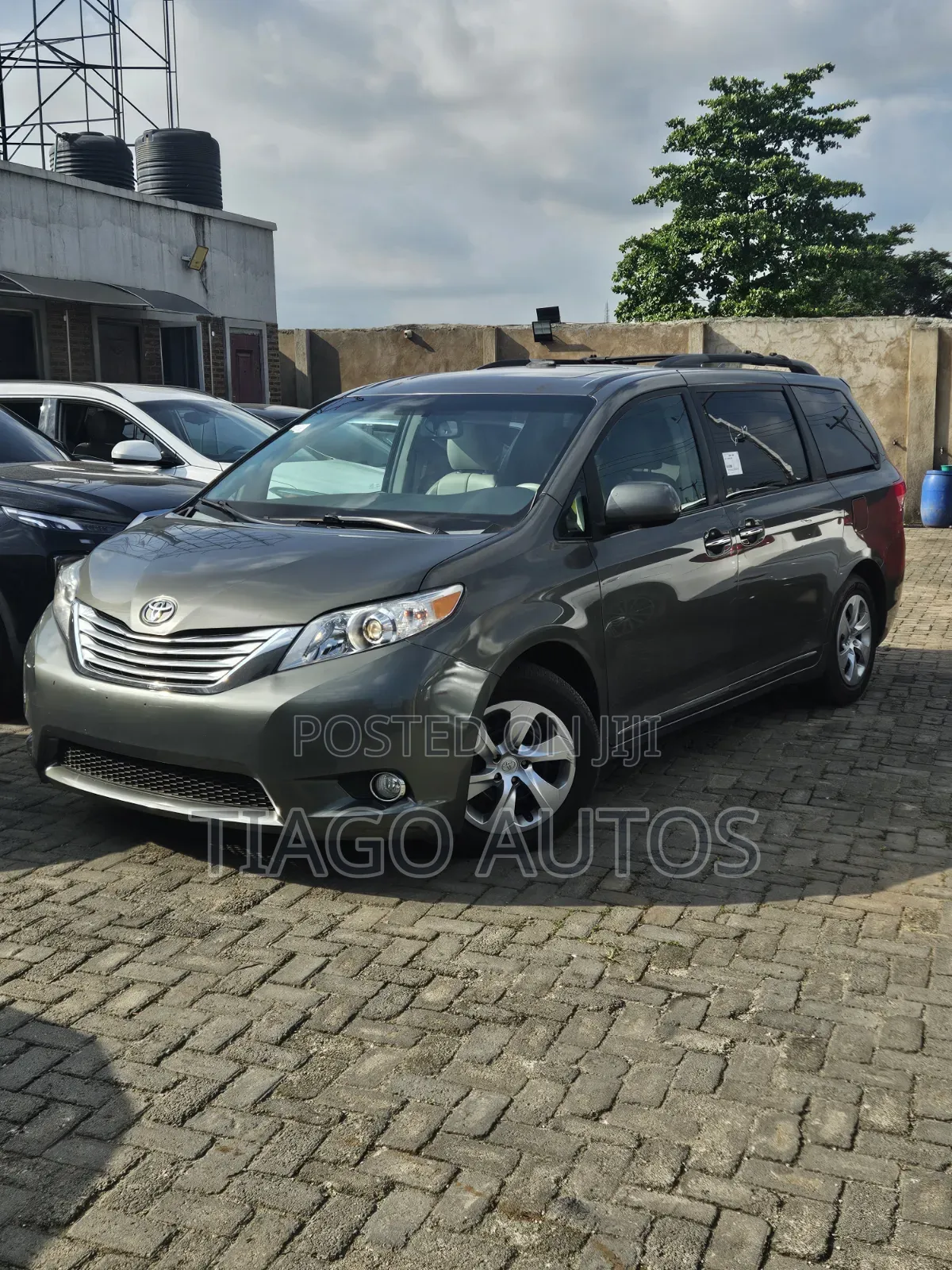 Toyota Sienna LE 8 Passenger 2012 Green