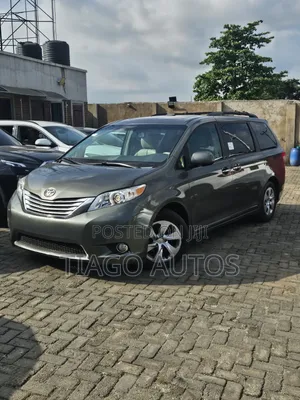 Toyota Sienna LE 8 Passenger 2012 Green
