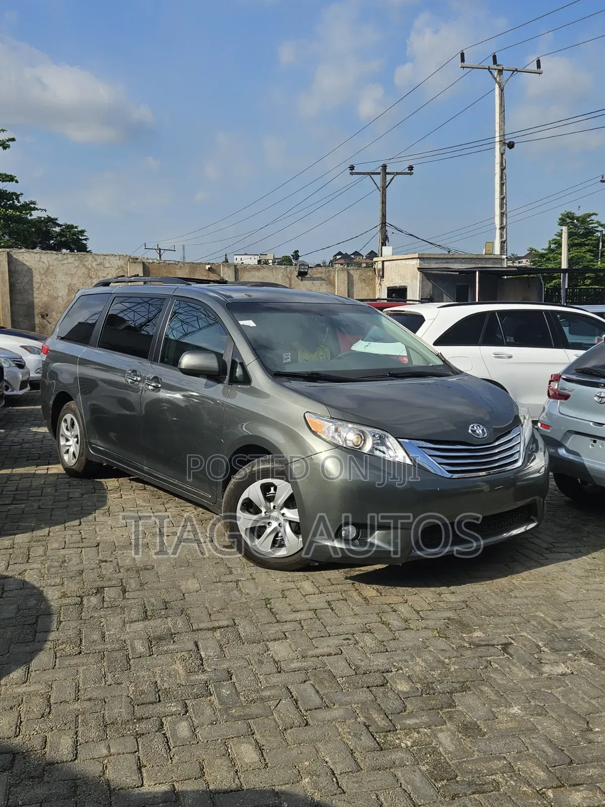Toyota Sienna LE 8 Passenger 2012 Green