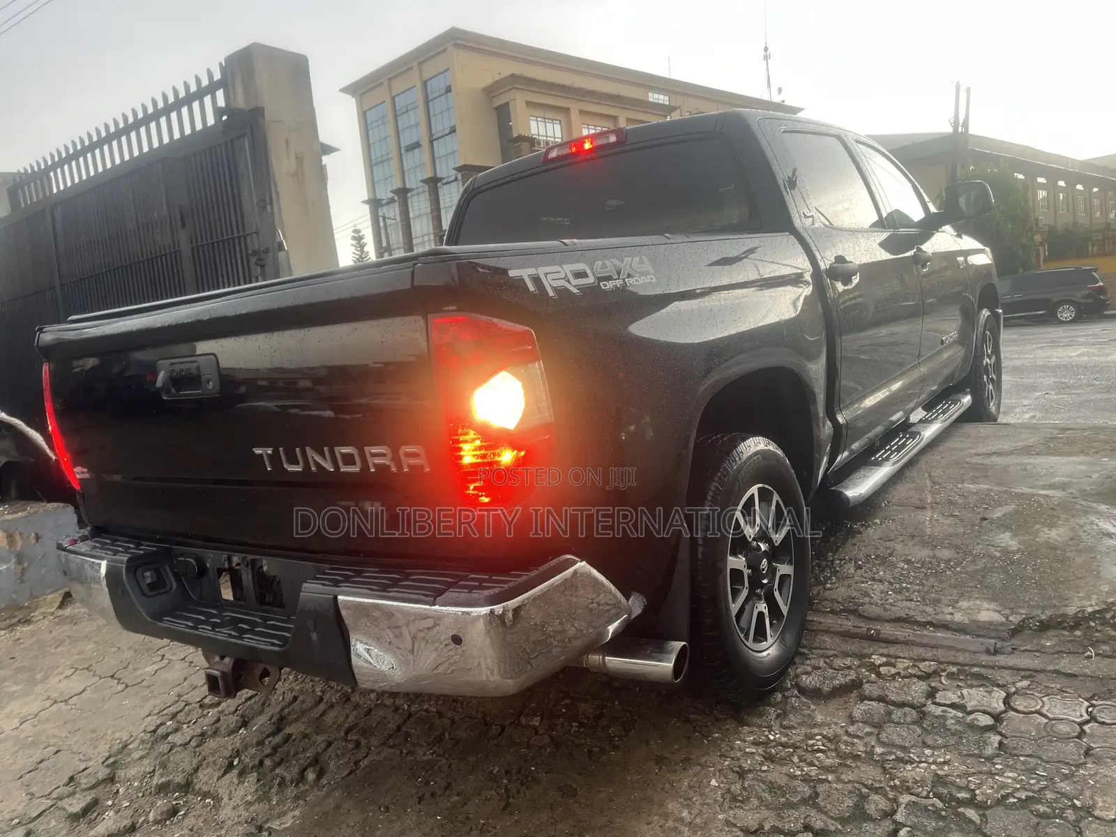 Toyota Tundra 2018 Black