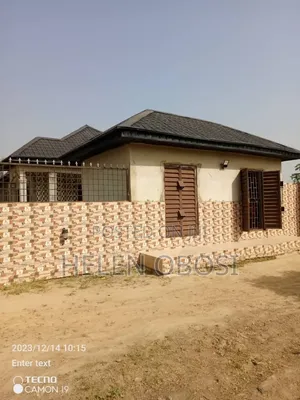 3bdrm Apartment in Obafemi-Owode for sale
