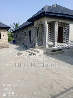 3bdrm Apartment in Obafemi-Owode for sale