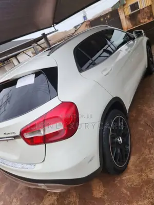 Mercedes-Benz GLA-Class 2017 White
