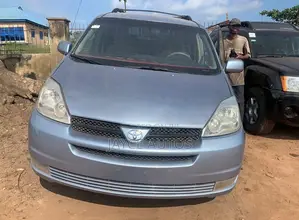 Toyota Sienna 2005 Blue