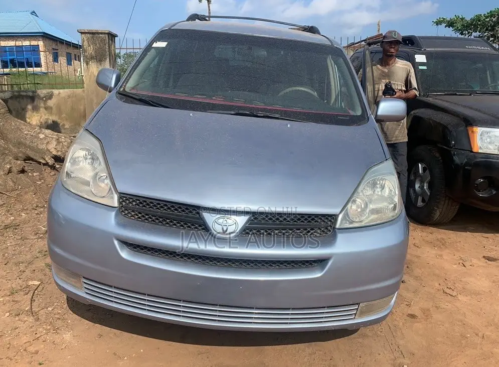 Toyota Sienna 2005 Blue