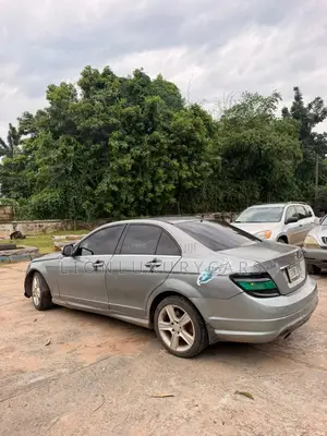 Mercedes-Benz C300 2010 Black