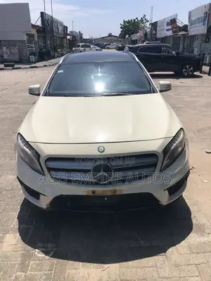 Mercedes-Benz GLA 250 SV Premium 2014 White