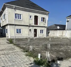 3bdrm Duplex in Baba Magi Estate for sale