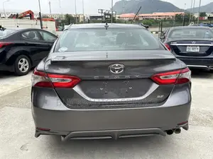 Toyota Camry SE (2.5L 4cyl 8A) 2019 Gray
