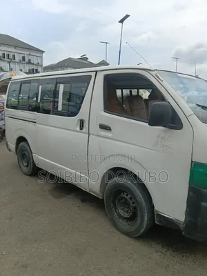Toyota HiAce 2010 White