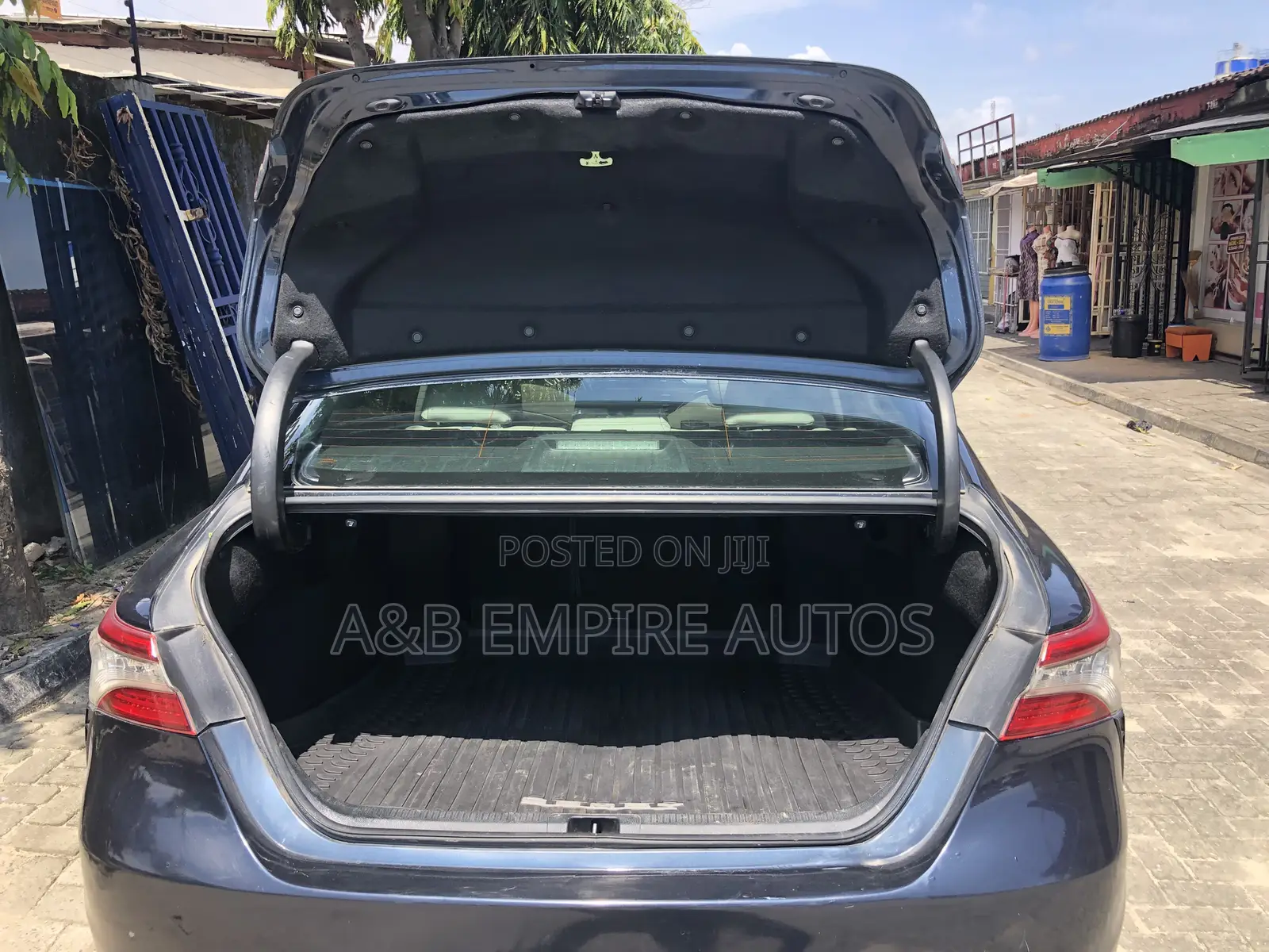 Toyota Camry 2019 Blue
