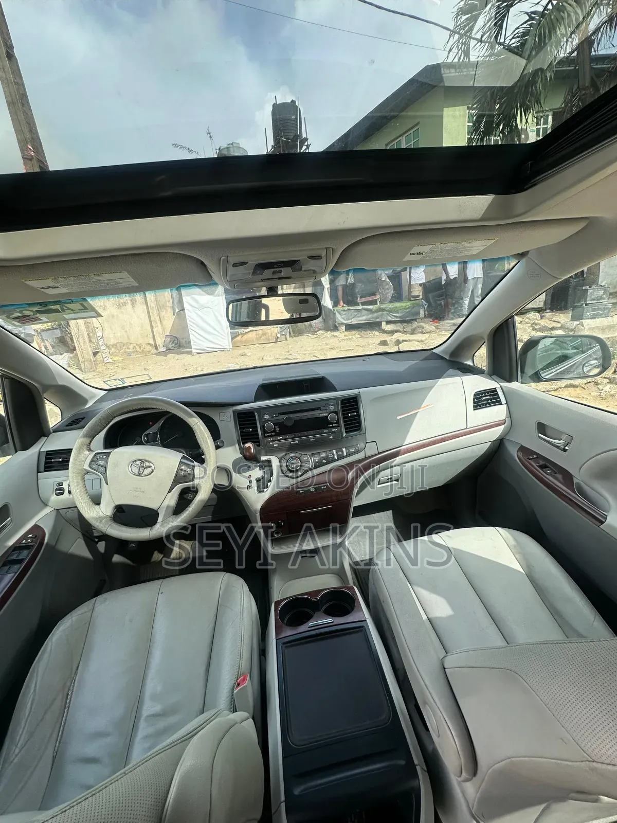 Toyota Sienna 2015 Brown