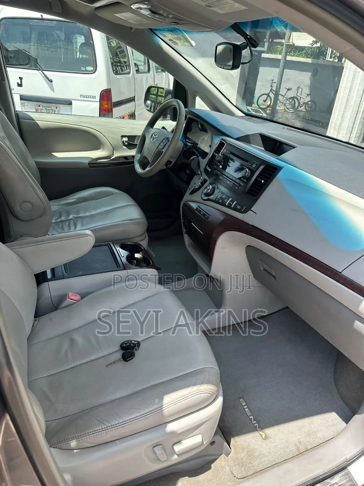 Toyota Sienna 2015 Brown