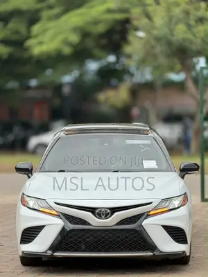 Toyota Camry XSE V6 (3.5L V6 8A) 2019 White