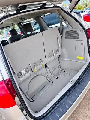 Toyota Sienna 2004 Silver