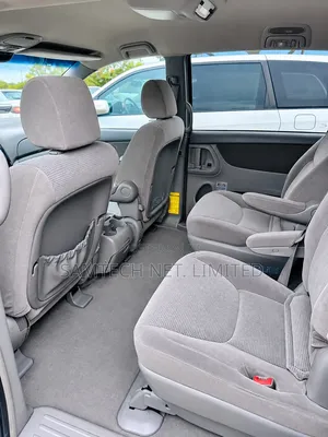 Toyota Sienna 2004 Silver