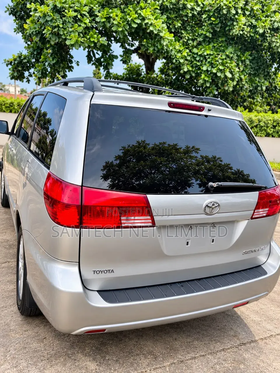 Toyota Sienna 2004 Silver