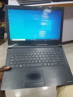 Laptop Toshiba C40 8GB Intel Pentium HDD 320GB