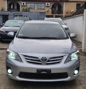 Toyota Corolla LE 4dr Sedan (1.8L 4cyl 4A) 2012 Silver