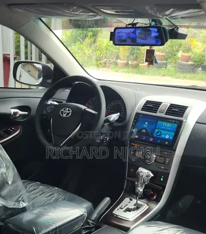 Toyota Corolla LE 4dr Sedan (1.8L 4cyl 4A) 2012 Silver